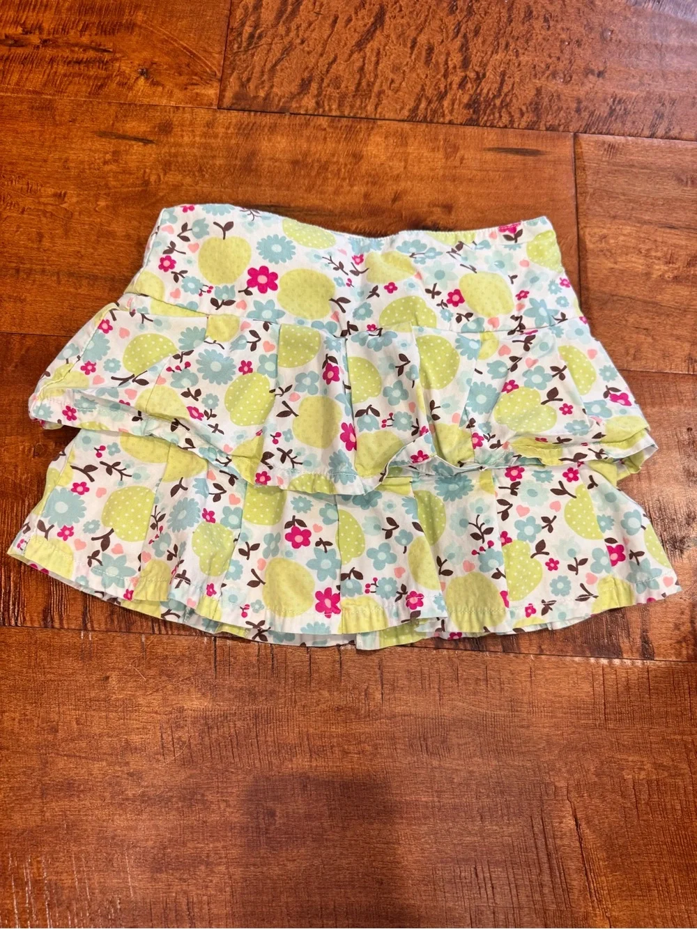 Gymboree White Skort with Green Apple & Pink Flower Print